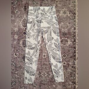 Aerie Gray and White Leaf Print Leggings